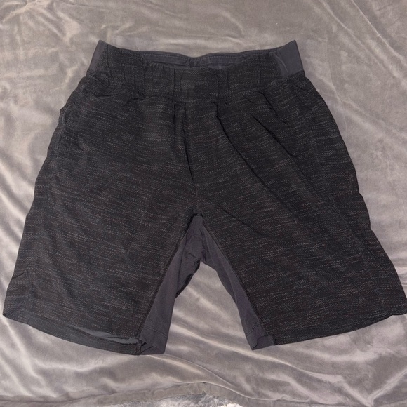 Lululemon T.H.E. Short *Linerless 9" - Picture 2 of 8
